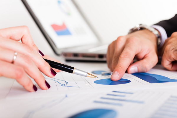 Implementing a Legal Spend Management Solution, Part Three: Metrics and Reporting - Featured Image